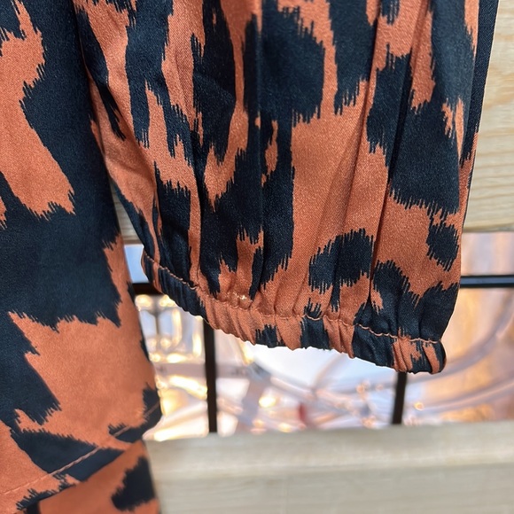 NWT,bebe Faux Wrap Tiered Skirt Dress,oramilt color - Picture 8 of 17